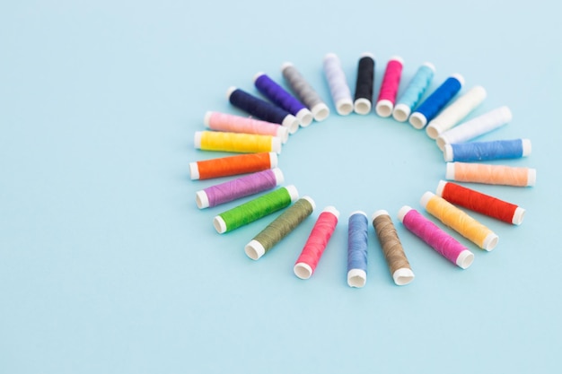 Variedad de hilos y colores